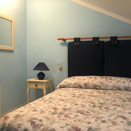 Apartamento Con Hermosas Vistas A La Playa Del Altar Sieiro Luaran gambar