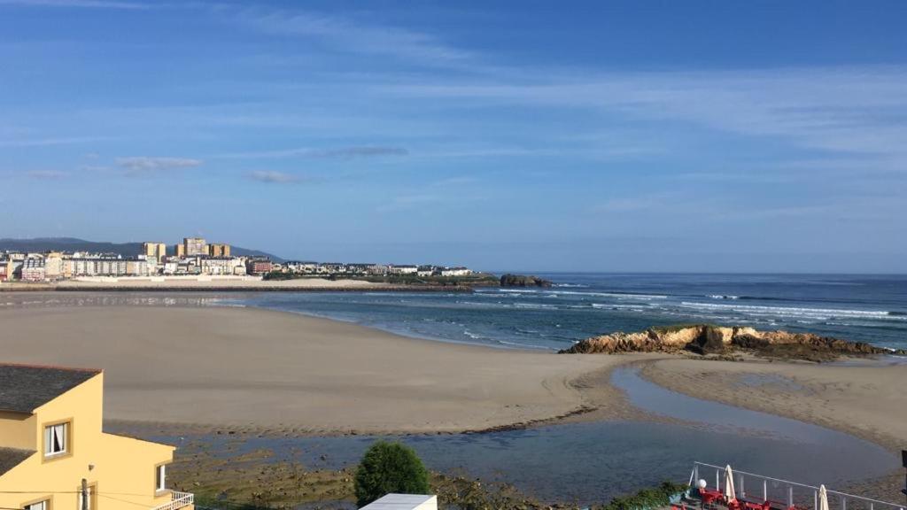 Apartamento Con Hermosas Vistas A La Playa Del Altar Sieiro Luaran gambar